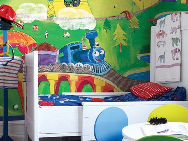 Papel pintado para habitación de niño con divertidos dibujos de locomotora y grande en The Wallpaper Store